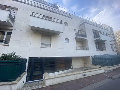 APPARTEMENT T3 A LOUER - COURBEVOIE - 72 m2 - 2 099 € charges comprises par mois