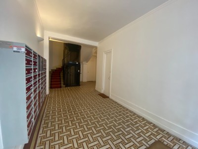 APPARTEMENT T2 A LOUER - PARIS 17EME ARRONDISSEMENT - 44.81 m2 - 1 495 € charges comprises par mois
